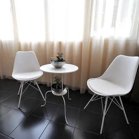 Apartment Like *