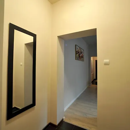 Apartment Like