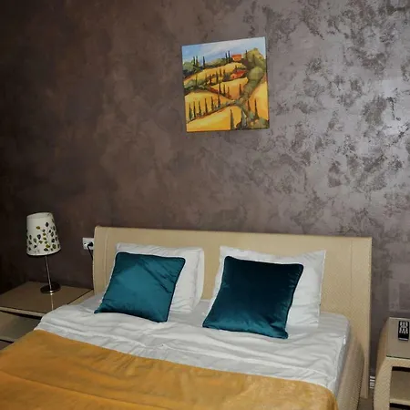 Like Apartment *
