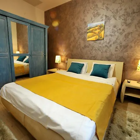 Like Apartment *